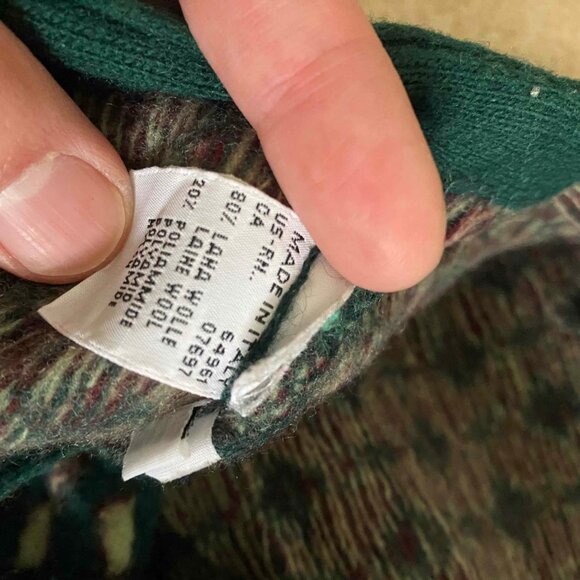 Vintage UNITED COLORS OF BENETTON Knitwear cardigan with buttons. - Picture 7 of 12